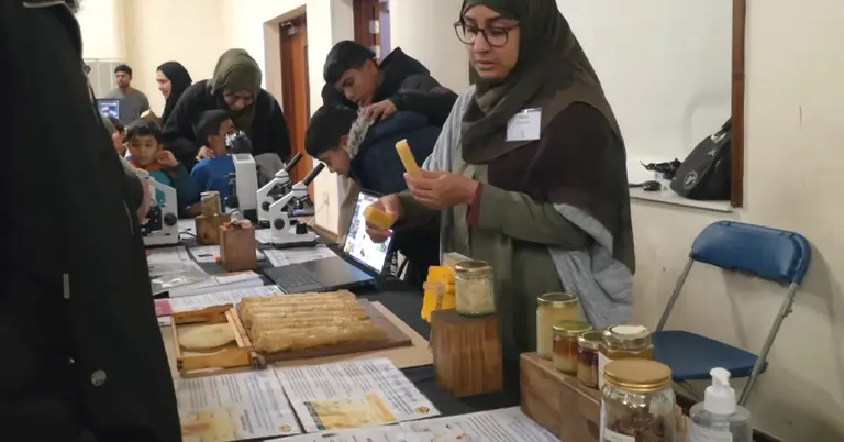 বিজ্ঞান বিষয়ক নানা প্রদর্শনী ঘুরে দেখছেন দর্শনার্থীরা